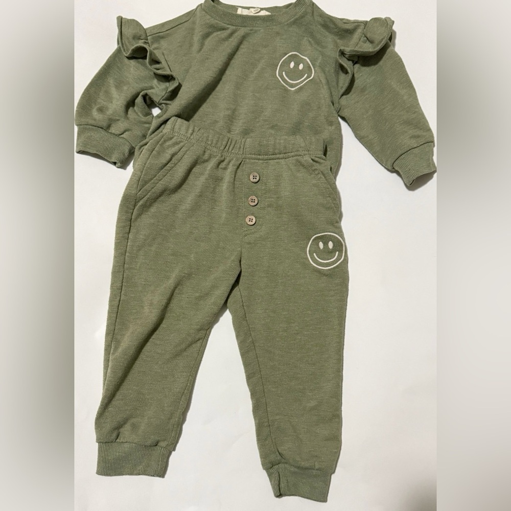 Jessica Simpson Smiley matching set